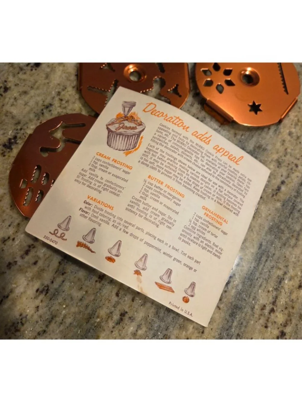 Vintage Mirro Dial-A-Cookie Aluminum Crank Cookie Press 3 Disc & Book 1960's - Picture 12 of 13